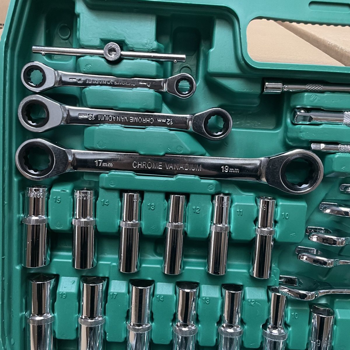 150-Piece Auto Repair Tool Set - đánh giá và giá Socket Wrench